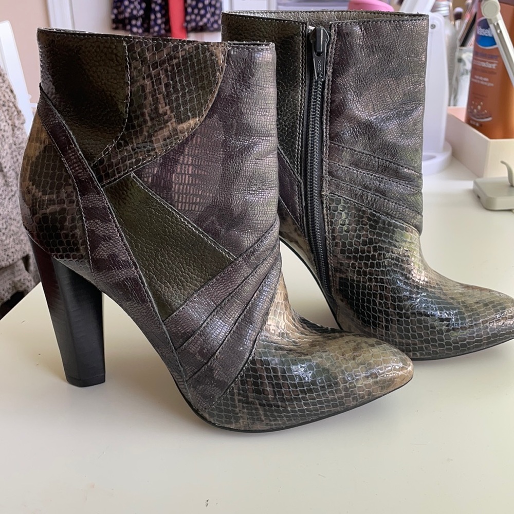 Carlos Santana Women’s Iconoclast Ankle Boots